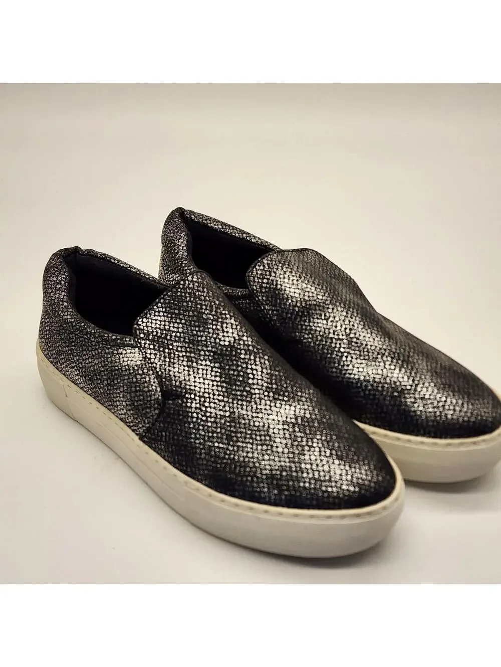 NEW J/Slides Pewter Scale Slip On Sneakers Platform Comfort Shoes 7.5